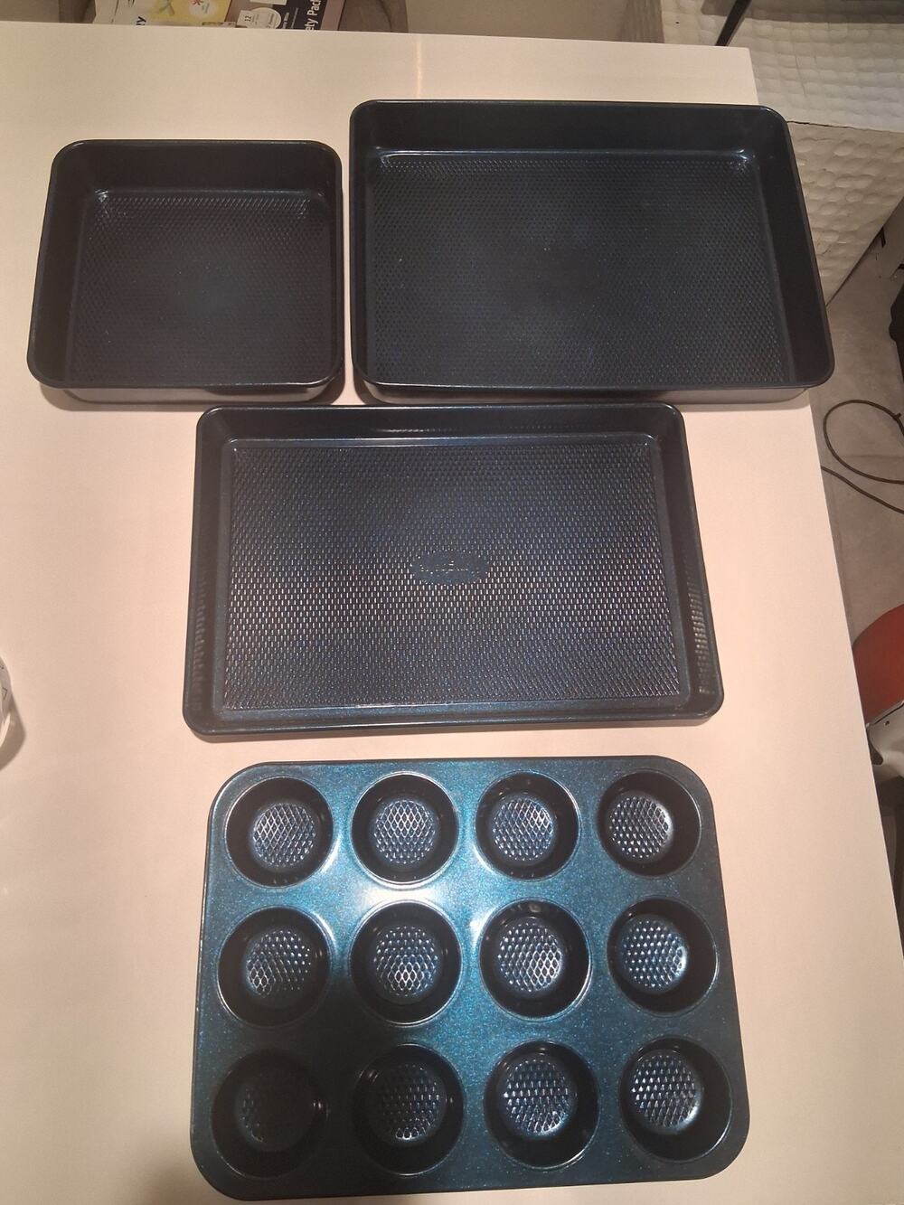 4pc Hampton Blue Nonstick Bakeware Set Muffin Pan Baking Sheets - New No Box